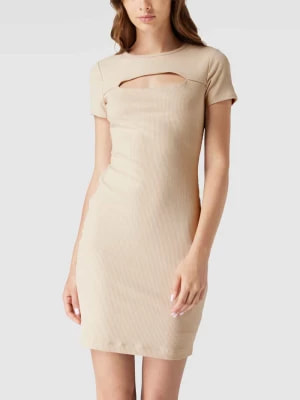 Zdjęcie produktu Sukienka mini z prążkowaniem i wycięciem model ‘LANA DRESS’ Guess