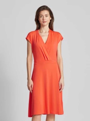 Zdjęcie produktu Sukienka o długości do kolan w kopertowym stylu model ‘Yrsa’ FREE/QUENT