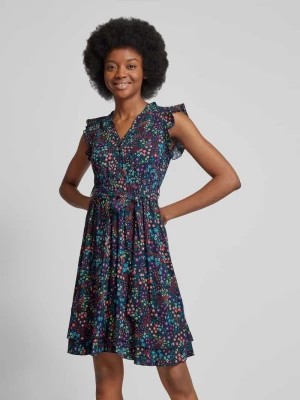 Zdjęcie produktu Sukienka o długości do kolan z kwiatowym nadrukiem na całej powierzchni Apricot