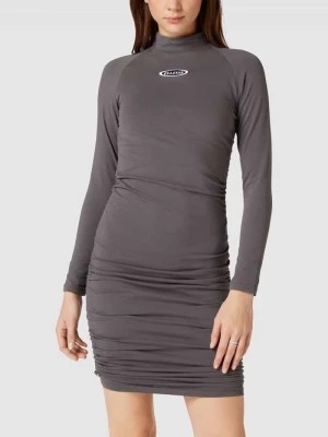 Zdjęcie produktu Sukienka o długości do kolan z naszywką z logo model ‘DRIANNA DRESS’ Ellesse