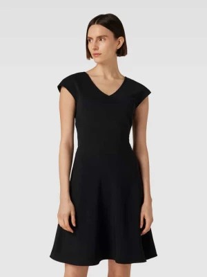 Zdjęcie produktu Sukienka prążkowana o długości do kolan Armani Exchange