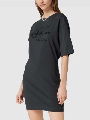 Zdjęcie produktu Sukienka T-shirtowa z wyhaftowanym logo model ‘EMBROIDERED MONOLOGO’ Calvin Klein Jeans