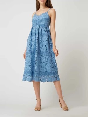 Zdjęcie produktu Sukienka z koronki szydełkowej model ‘Frio’ YAS