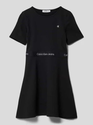 Zdjęcie produktu Sukienka z mieszanki wiskozy z nadrukiem z logo model ‘PUNTO’ Calvin Klein Jeans