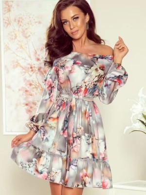 Zdjęcie produktu Sukienka z odkrytymi ramionami i wiązaniem szara hiszpanka w kwiaty Sukienki.shop