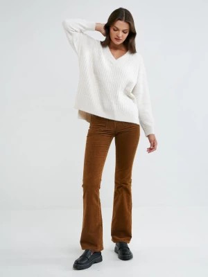 Zdjęcie produktu Sweter damski z dodatkiem wełny biały Stana 100 BIG STAR