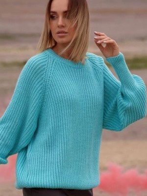 Zdjęcie produktu Sweter damski z przędzy ze splotem w prążek reglanowe rękawy zielony Polskie swetry