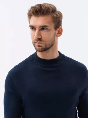 Zdjęcie produktu Sweter męski z półgolfem o gładkiej strukturze - granatowy V2 E178
 -                                    M