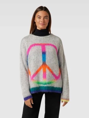Zdjęcie produktu Sweter z dzianiny z obniżonymi ramionami model ‘PEACE’ miss goodlife
