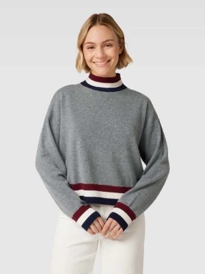 Zdjęcie produktu Sweter z wełny z domieszką kaszmiru i paskami w kontrastowym kolorze Tommy Hilfiger