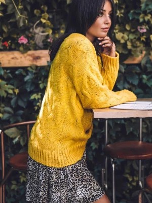 Zdjęcie produktu Sweter ze splotem typu warkocz - miodowy Merg
