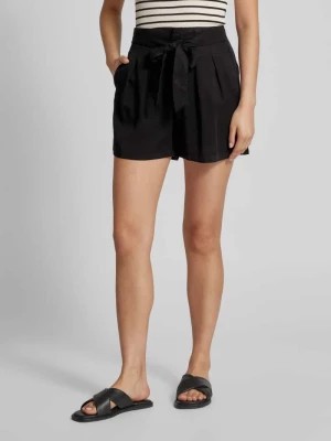 Zdjęcie produktu Szorty o luźnym kroju z wiązanym paskiem model ‘MIA’ Vero Moda