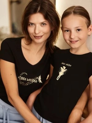 Zdjęcie produktu T-shirt dziewczęcy z napisem Mała Wróżka czarny Family Concept by 5.10.15.