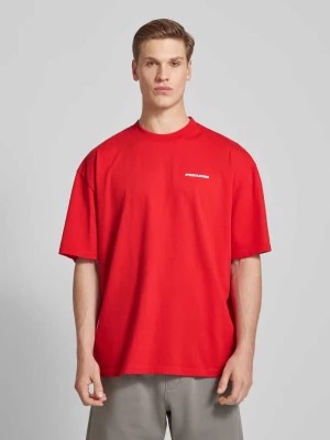 Zdjęcie produktu T-shirt o kroju oversized z nadrukiem z logo Pegador