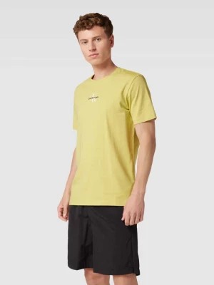 Zdjęcie produktu T-shirt o kroju regular fit z detalem z logo Calvin Klein Jeans