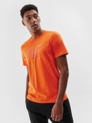 Zdjęcie produktu T-shirt regular z nadrukiem męski - pomarańczowy 4F