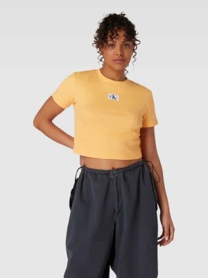Zdjęcie produktu T-shirt z drobnym prążkowaniem model ‘BADGE’ Calvin Klein Jeans
