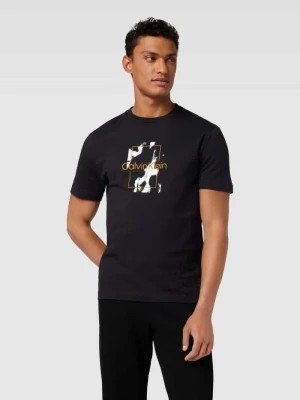 Zdjęcie produktu T-shirt z nadrukiem z logo model ‘CAMO’ CK Calvin Klein