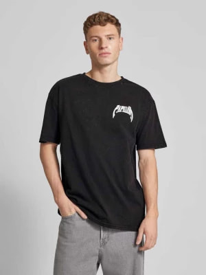 Zdjęcie produktu T-shirt z nadrukiem z napisem model ‘CHO ORIGAMI’ mister tee