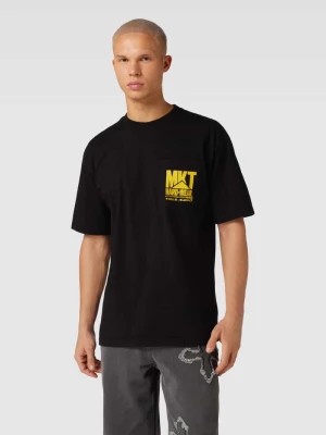 Zdjęcie produktu T-shirt z okrągłym dekoltem i kieszenią na piersi MARKET