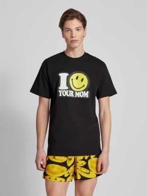 Zdjęcie produktu T-shirt z okrągłym dekoltem model ‘SMILEY YOUR MOM’ MARKET