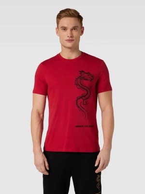 Zdjęcie produktu T-shirt z wyhaftowanym motywem model ‘Chinese Big Dragon’ Armani Exchange