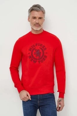 Zdjęcie produktu Tommy Hilfiger bluza bawełniana męska kolor czerwony z aplikacją MW0MW33651