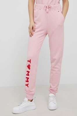 Zdjęcie produktu Tommy Hilfiger Spodnie bawełniane damskie kolor różowy z aplikacją