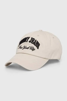 Zdjęcie produktu Tommy Jeans czapka z daszkiem bawełniana kolor beżowy z aplikacją AW0AW15959 AW0AW15959