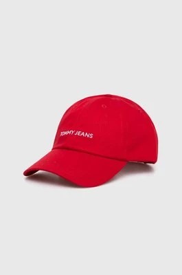 Zdjęcie produktu Tommy Jeans czapka z daszkiem bawełniana kolor czerwony gładka AW0AW15845