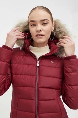 Zdjęcie produktu Tommy Jeans kurtka puchowa damska kolor bordowy zimowa DW0DW08588