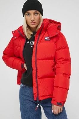 Zdjęcie produktu Tommy Jeans kurtka puchowa damska kolor czerwony DW0DW14661