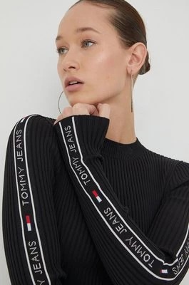 Zdjęcie produktu Tommy Jeans sweter damski kolor czarny lekki z półgolfem DW0DW17247