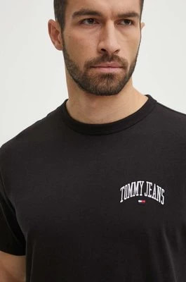 Zdjęcie produktu Tommy Jeans t-shirt bawełniany męski kolor czarny z aplikacją DM0DM18665