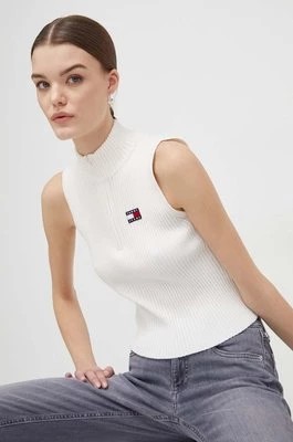 Zdjęcie produktu Tommy Jeans top damski kolor beżowy z półgolfem DW0DW17754