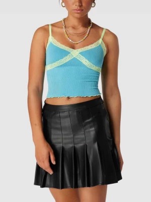 Zdjęcie produktu Top krótki z koronkowym obszyciem model ‘Contrast Lace Cami’ BDG Urban Outfitters