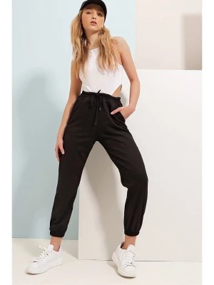Zdjęcie produktu Trend Alacati Spodnie dresowe w kolorze czarnym rozmiar: S