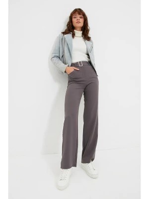Zdjęcie produktu trendyol Spodnie w kolorze szarym rozmiar: 42