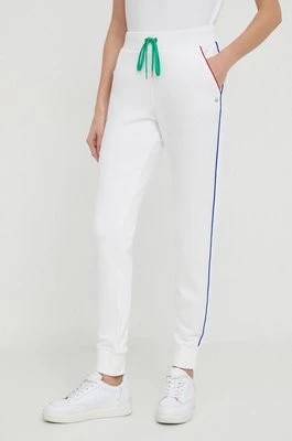 Zdjęcie produktu United Colors of Benetton spodnie dresowe bawełniane kolor biały gładkie