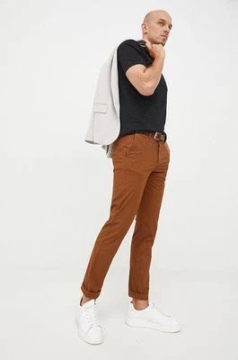 Zdjęcie produktu United Colors of Benetton spodnie męskie kolor brązowy dopasowane