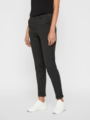 Zdjęcie produktu Vero Moda Spodnie "Maya" - Regular fit - w kolorze ciemnoszarym rozmiar: M/L30