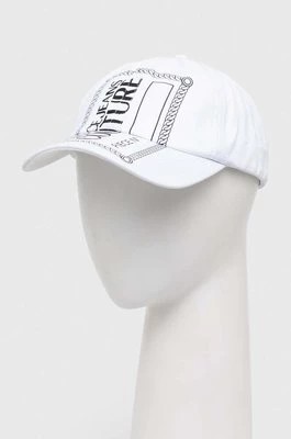 Zdjęcie produktu Versace Jeans Couture czapka z daszkiem bawełniana kolor biały z nadrukiem 76HAZK34 ZG271