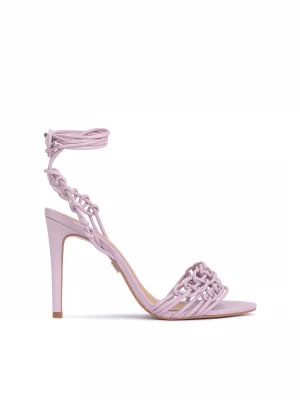 Zdjęcie produktu Wiązane sandały damskie w modnym fioletowym kolorze Kazar