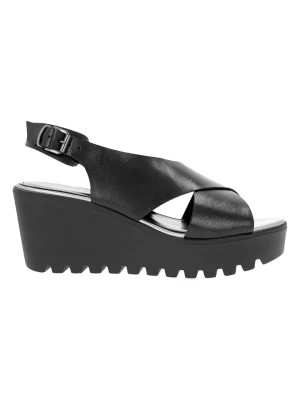 Zdjęcie produktu Wojas Skórzane sandały w kolorze czarnym na koturnie rozmiar: 36