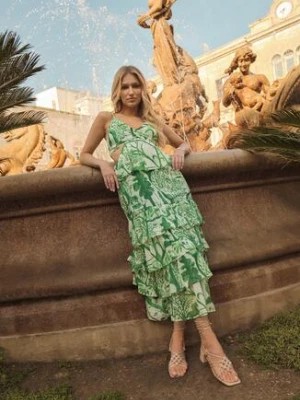 Zdjęcie produktu Zielona Rozkloszowana Sukienka Maxi na Cienkich Ramiączkach Betta