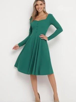 Zdjęcie produktu Zielona Rozkloszowana Sukienka Midi z Ozdobnymi Guzikami Aramita