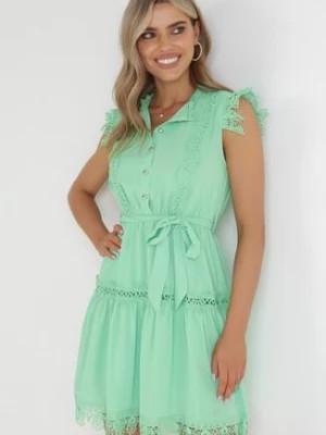 Zdjęcie produktu Zielona Rozkloszowana Sukienka Mini z Koronką i Wiązanym Paskiem Wikeen
