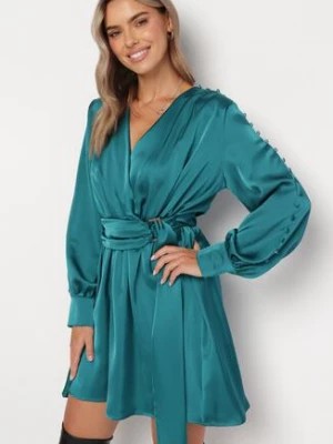 Zdjęcie produktu Zielona Sukienka z Gumką w Pasie z Kopertowym Dekoltem i Paskiem z Metalową Klamrą Branica