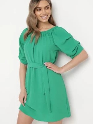 Zdjęcie produktu Zielona Trapezowa Sukienka Mini z Paskiem i Bufiastymi Rękawami Iriandel