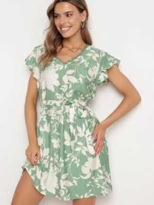 Zdjęcie produktu Zielona Trapezowa Sukienka z Ozdobną Koronką z Tyłu Wiązana Paskiem Trishtta